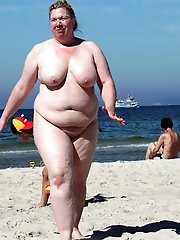 Randy mature MILFs posing totally undressed on picture