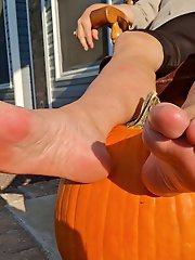 Pumkin Footstool 2