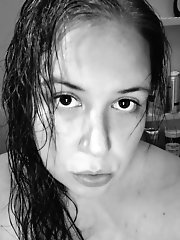 Old gilf spreads her pussy on old pictures