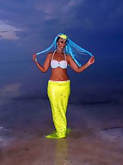 Eltons evening at the seaside pier