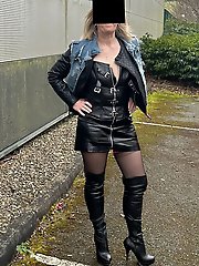 Mature amateur indulges in explicit photos